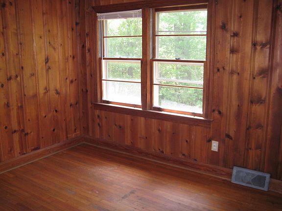 5th image of 48 Sulphur Springs Dr