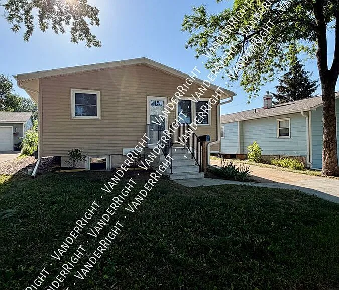 408 S Van Eps Ave — Photo 2