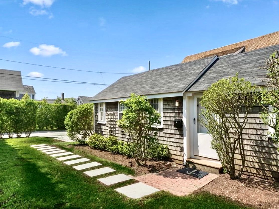 1 Lowell Pl, Nantucket, MA 02554 MLS 90165 Zillow