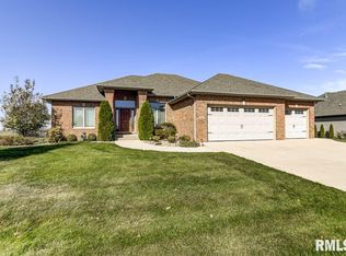 4601 Lynhurst Rd, Springfield, IL 62711