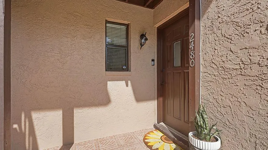 2 bed, 2.0 bath, 861 sqft, $2,000 — Photo 2