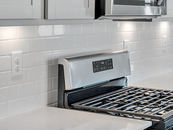 4th image of 6615 Japonica Ln