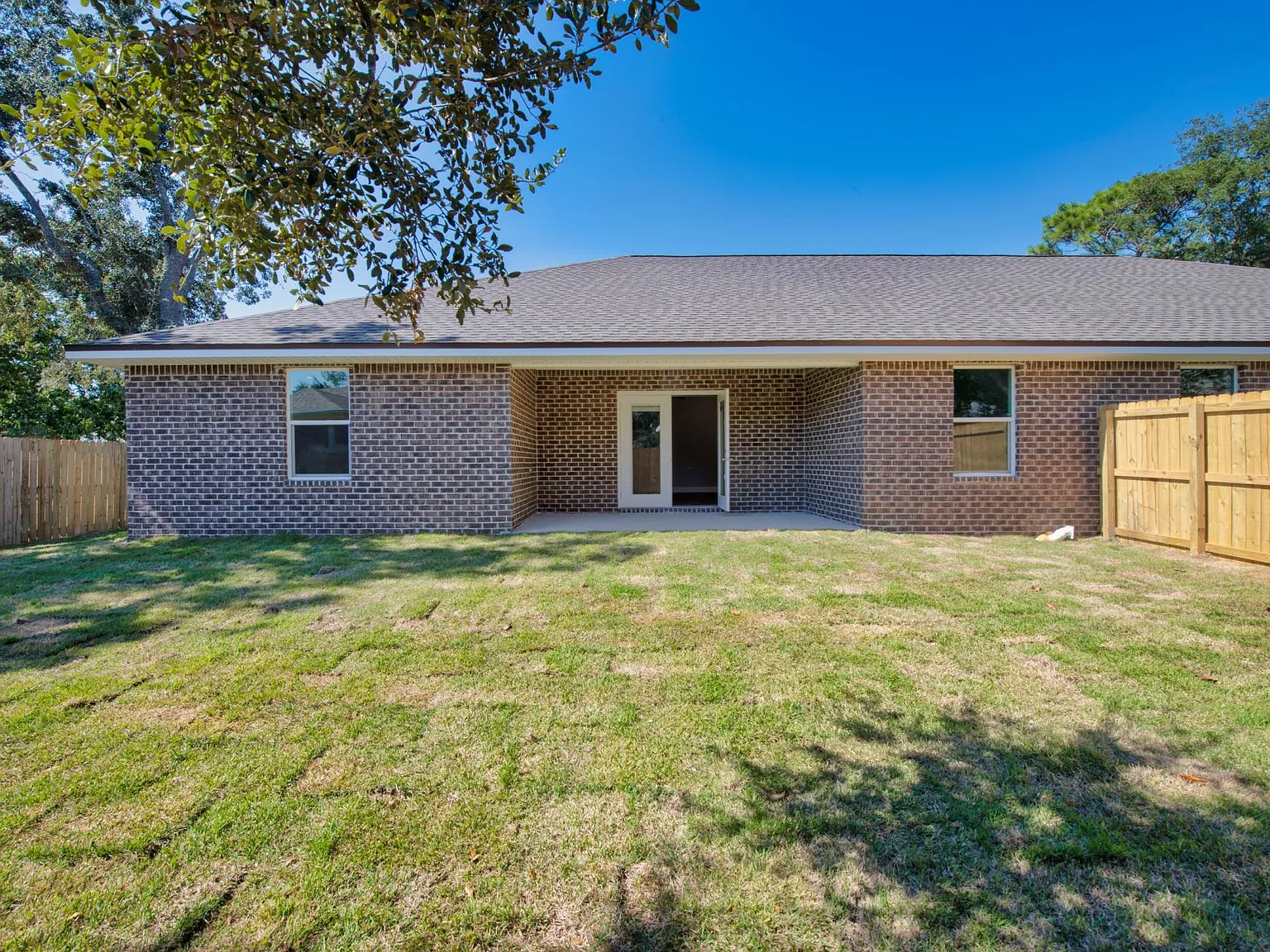 3 bed, 1500 sqft, $2,200 — Photo 2