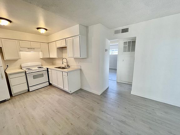 2nd image of 2645 Sherwood St APT 16