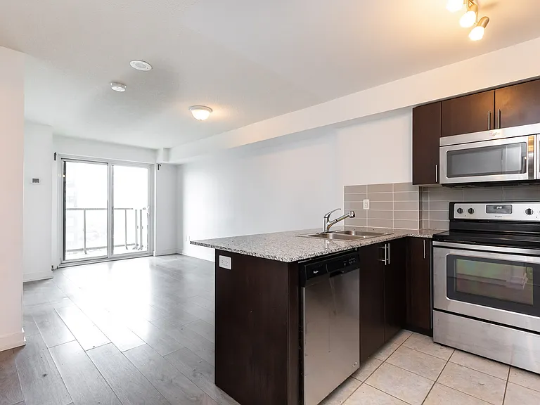 1410 Dupont St — Photo 7