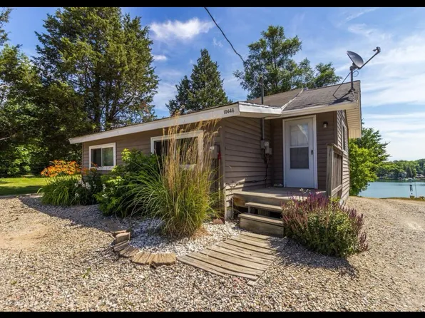 10446 Runyan Lake Rd, Fenton, MI 48430