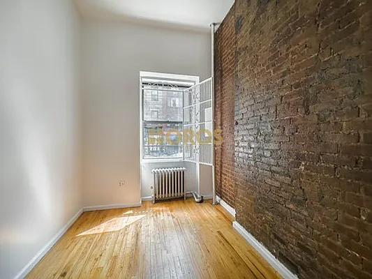 Rented by City Connections Realty | media 8