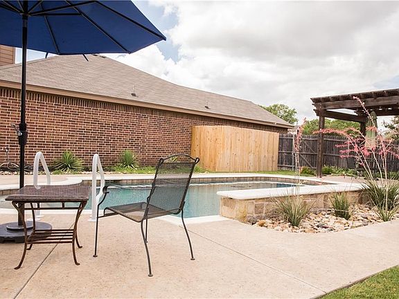 3rd image of 1405 Heidi Ct
