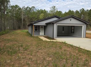 1129 Earl Roberts Rd, Anniston, AL 36207