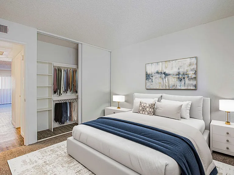 Tesoro Apartments — Photo 51