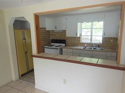 3rd image of 136 Eldorado Dr