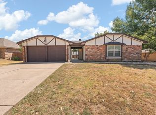 433 Black Oak Ln, Burleson, TX 76028