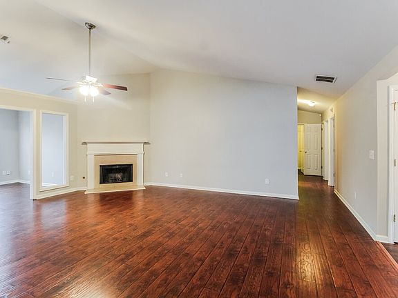 4th image of 1072 Fairmont Park Dr