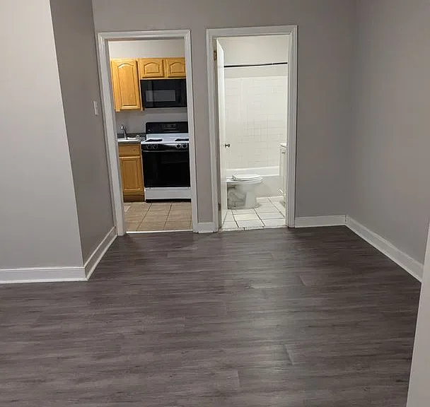 412 East Walnut Lane — Photo 1