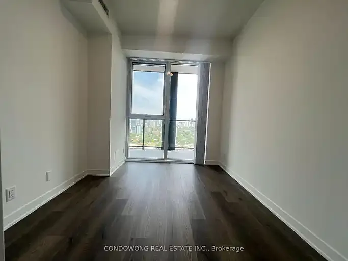 180 Front St E #4016 — Photo 1