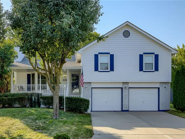 604 SE Pendleton Dr, Lees Summit, MO 64063