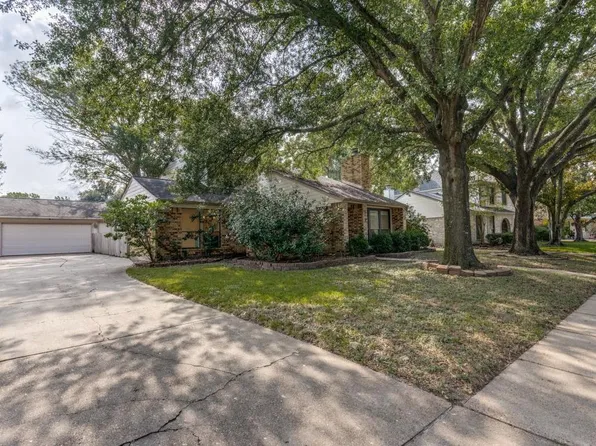 8214 Pine Falls Dr, Houston, TX 77095