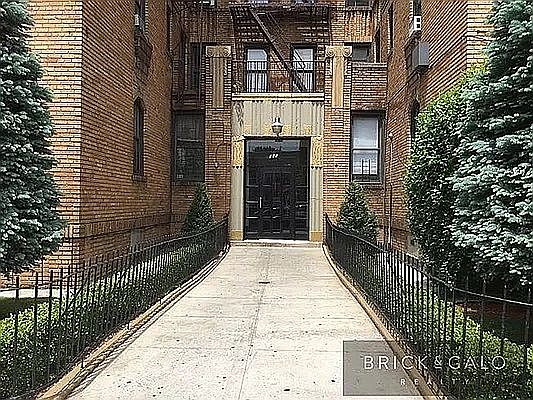 2nd image of 415 Lefferts Ave APT F4