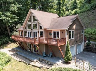 419 Sanctuary Rd, Maggie Valley, NC 28751