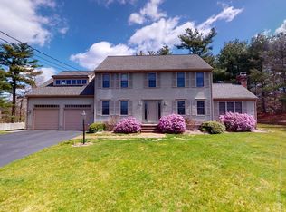40 Town Line Cir, Bridgewater, MA 02324