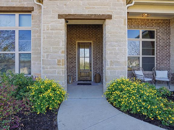 4th image of 1001 Bear Creek Ranch Rd