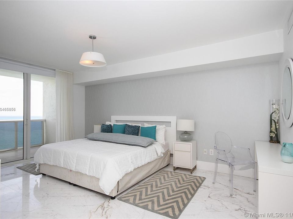 Home For Sale In The Beach Club