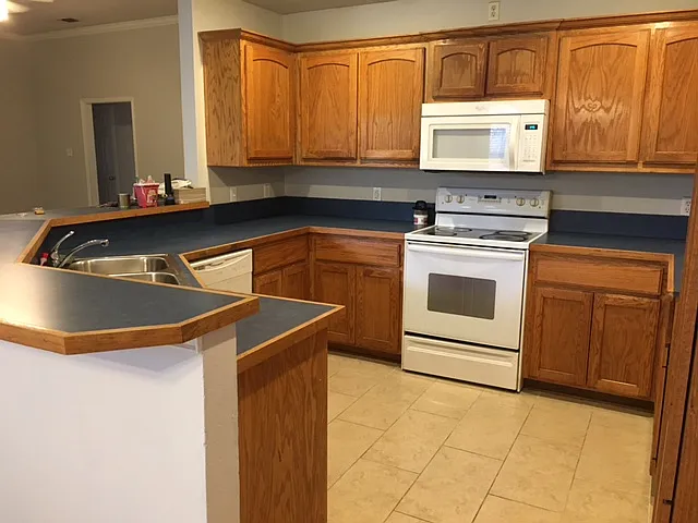 1020 Brookhaven Dr — Photo 4