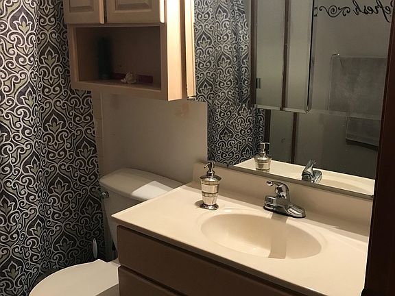 4th image of 601 S Wehe Ave
