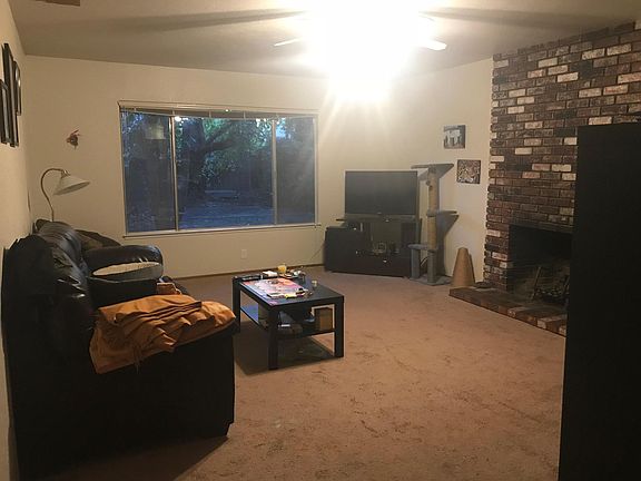 2nd image of 1523 Oak Ave