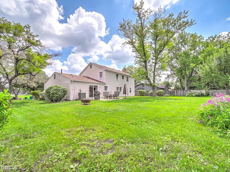 1111 Plum Grove Cir — Photo 42