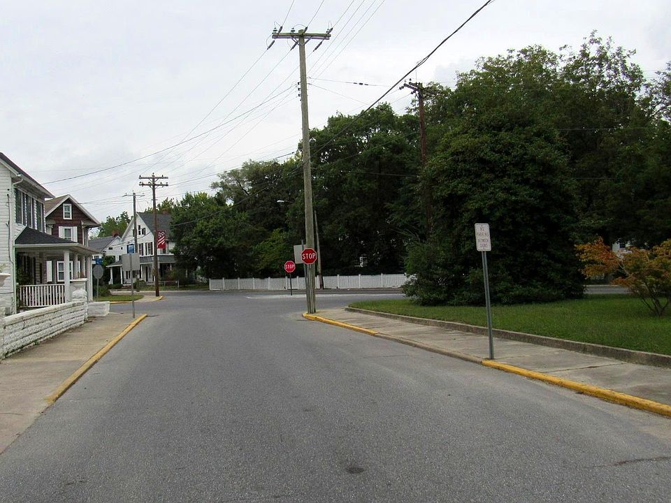 402 Pine St, Laurel, DE 19956 Zillow