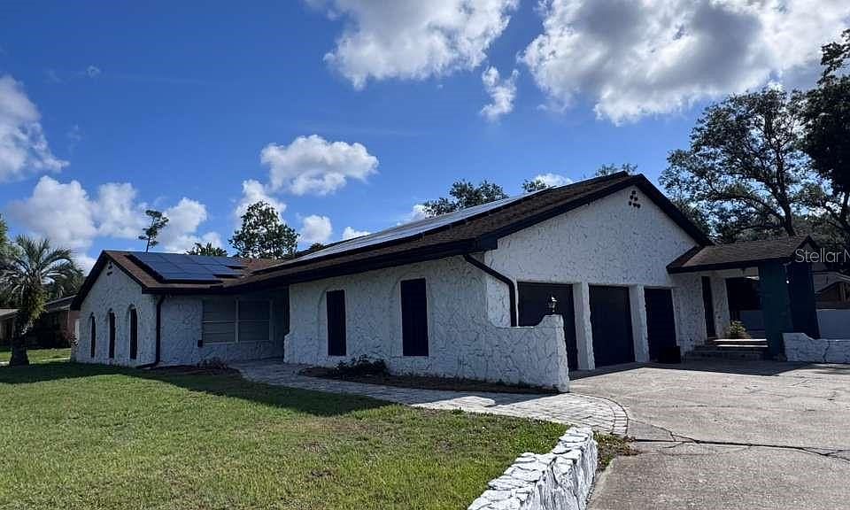 1st image of 4627 WOODLOT COURT