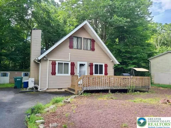 4517 Briarcliff Ter, Tobyhanna, PA 18466