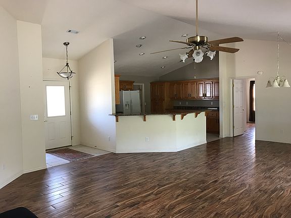 5th image of 38 Tanyard Dr