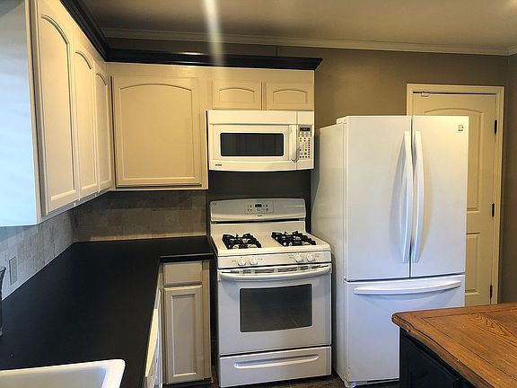 Appliances and Island stay!