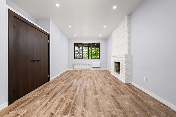 Rented by REAL New York | media 3