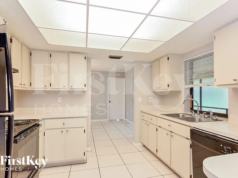 620 SE 29th St — Photo 7