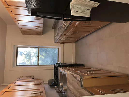 Rented by Realty 2000 Associates Ltd | media 20