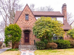 158 Ballard Dr, West Hartford, CT 06119
