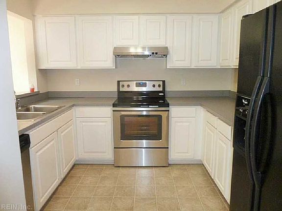 5th image of 205 Bridgewater Dr