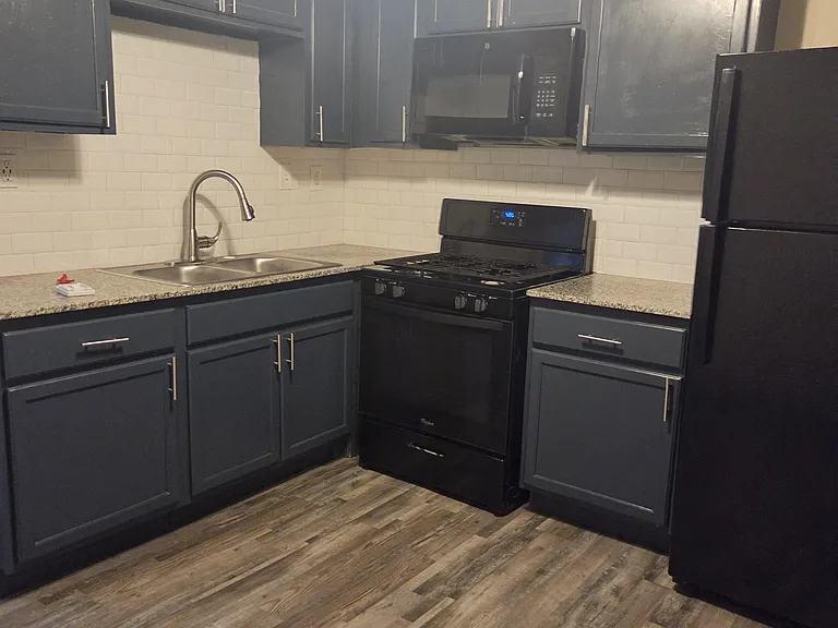 301-311 W Leuda St #301-I — Photo 7