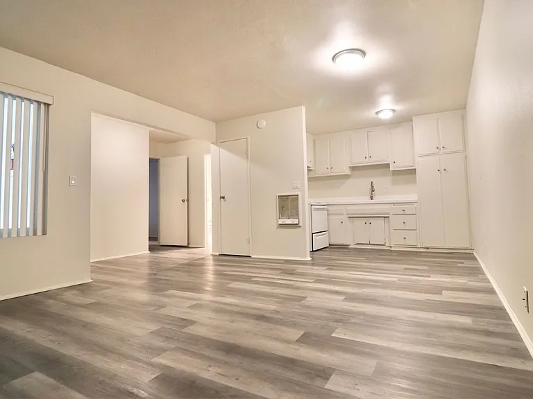241 Campbell Way — Photo 3
