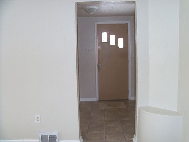 1st image of 612 Roycroft St