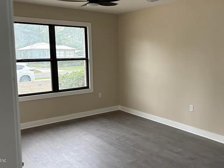 5933 Jammes Rd — Photo 12