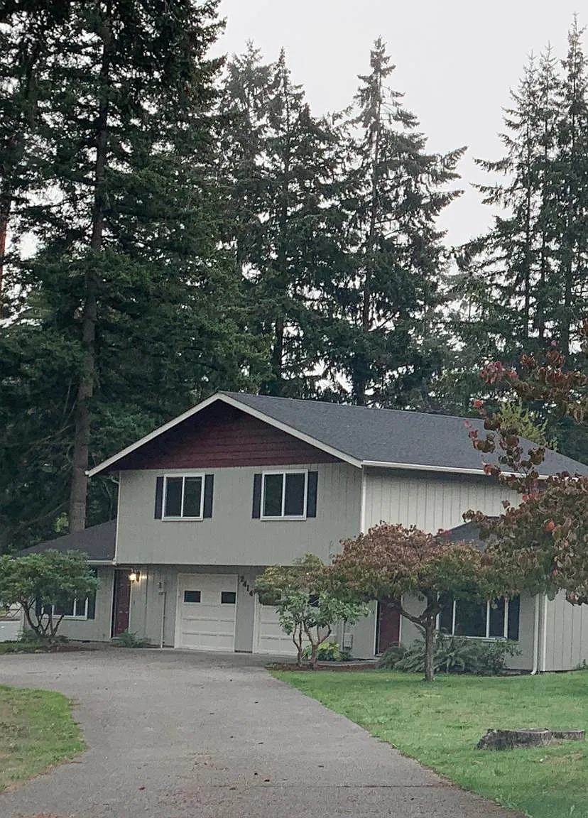2414 Detlefsen Pl SE — Photo 1