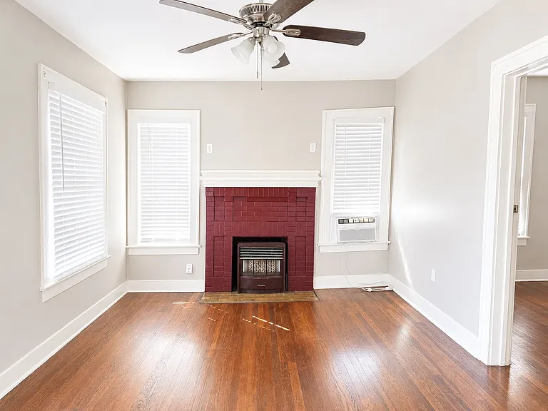 1209 N Carroll Ave — Photo 11