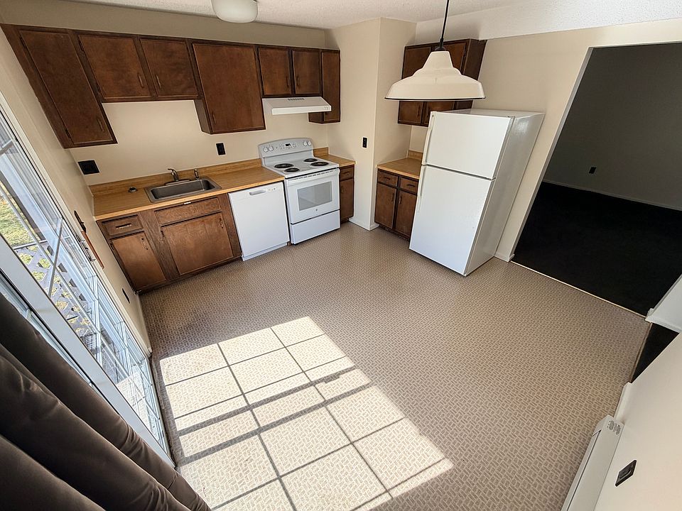 1st image of 3 Penwood Dr #4