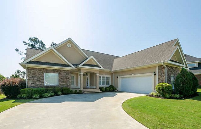 1st image of 334 Gardenia Dr