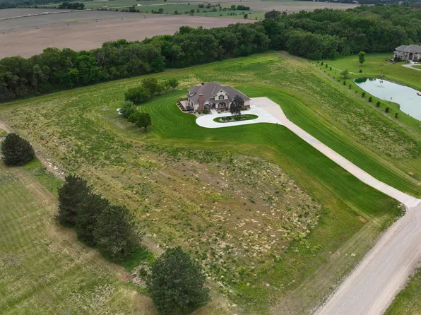 907 Kelland Dr, Norfolk, NE 68701