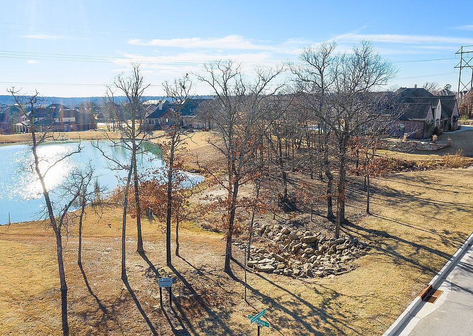 1st image of 650 Creekside Dr